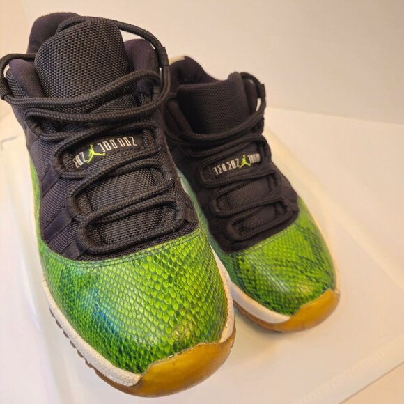 Nike Air Jordan 11 Retro Low Green Snakeskin 528895-033 Size 8.5  - NO insoles - Picture 4 of 13